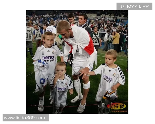 全球顶级足球球星排名揭晓 谁是当今足坛的绝对王者 全球顶级足球球星排名揭晓 谁是当今足坛的绝对王者