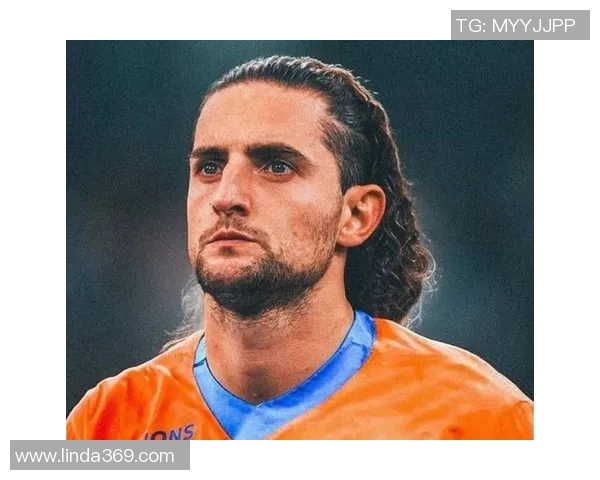 埃因霍温足球明星风采解析：从青年才俊到国际赛场的闪耀之星