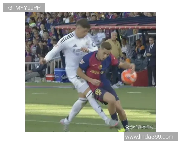 球星手球助攻进球引发争议赛场风波再掀热议