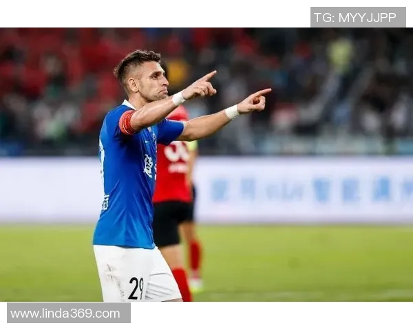 足球明星暮年解说员的身份揭秘与背后故事的深度分析